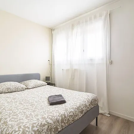 Lumineux Avec Wifi Au Coeur De - Fr-1-870-25 * Reims